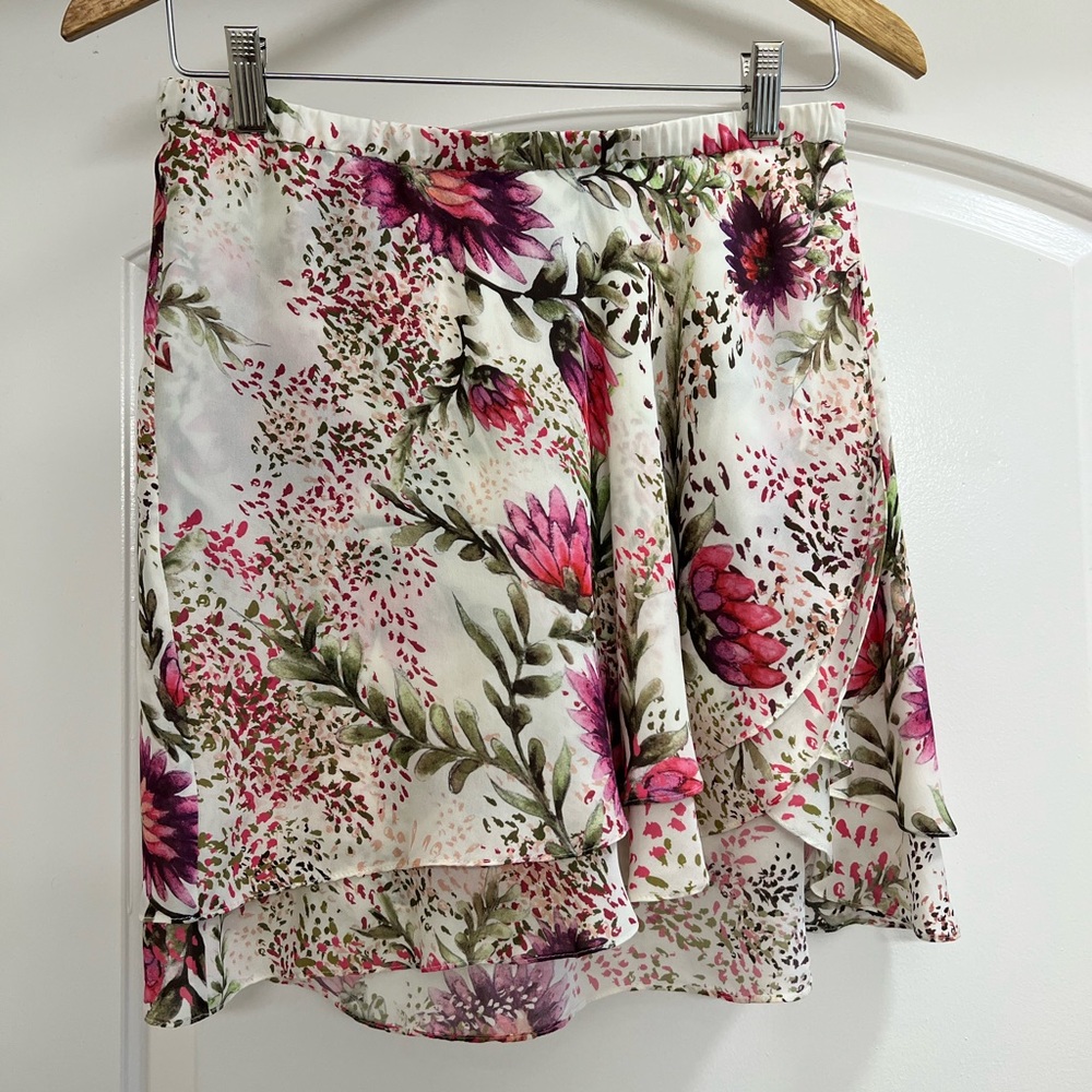 Haute Hippie 100% Silk Floral Mini Skirt - Picture 4 of 9